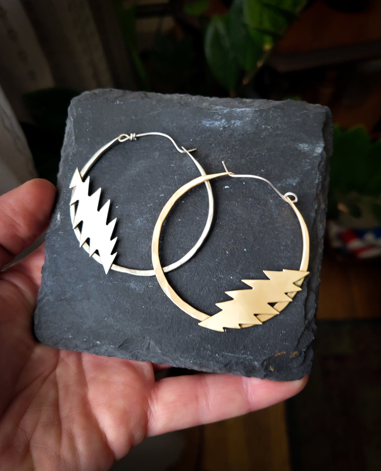 Dead Bolt Open Hammered Hoop