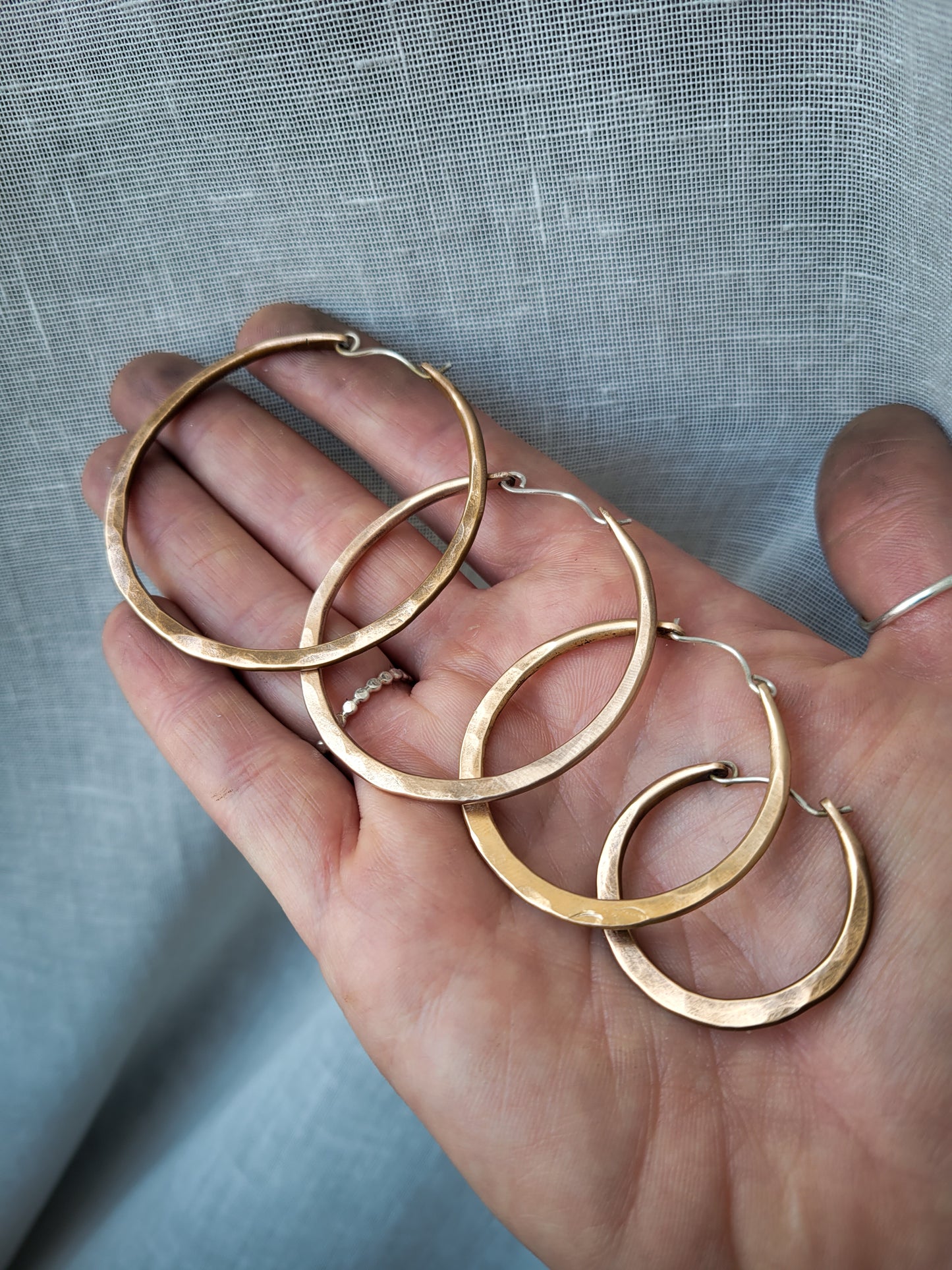 Staple Hammered Hoops- Round